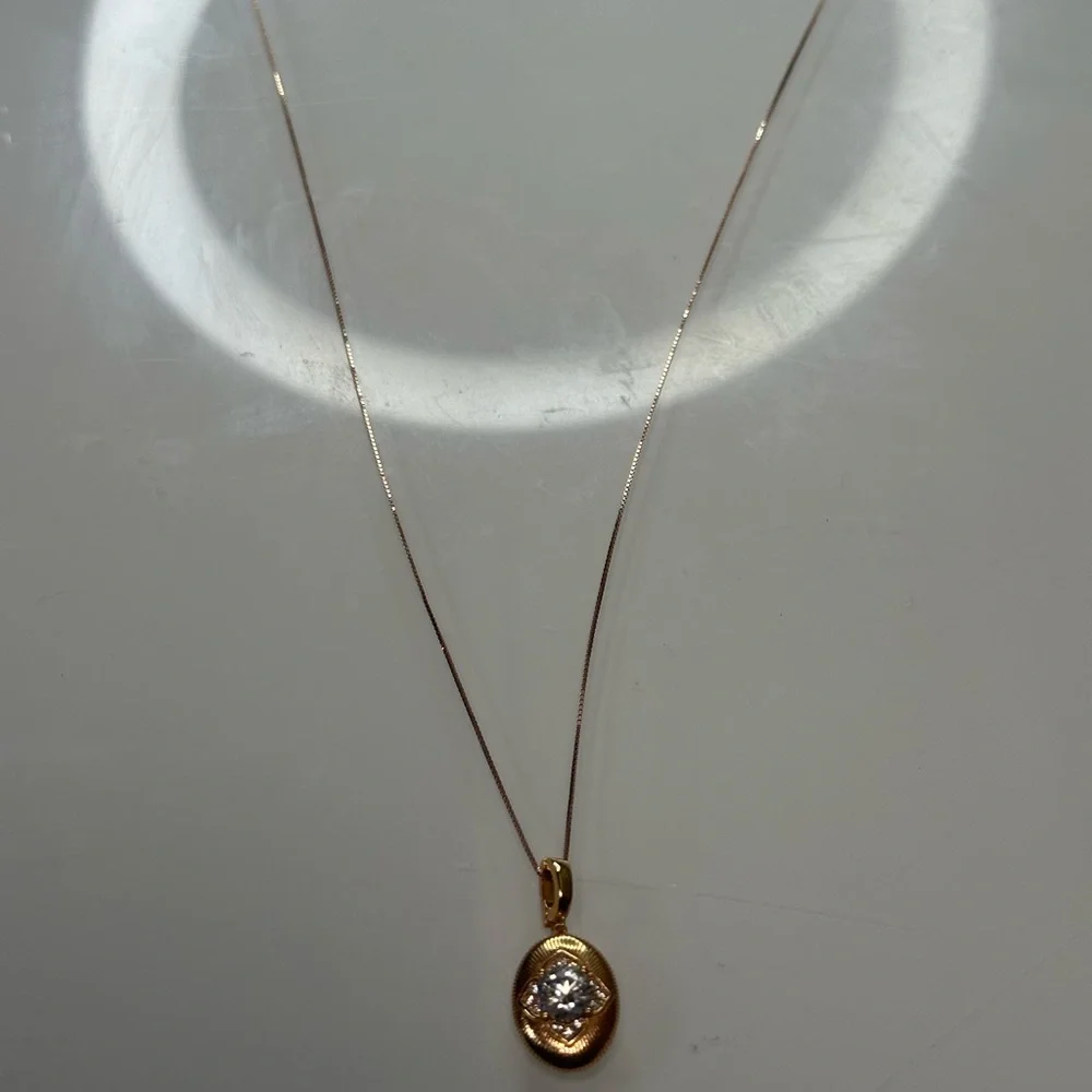 18k Gold moissanite pendant 18” necklace. New - Picture 4 of 4